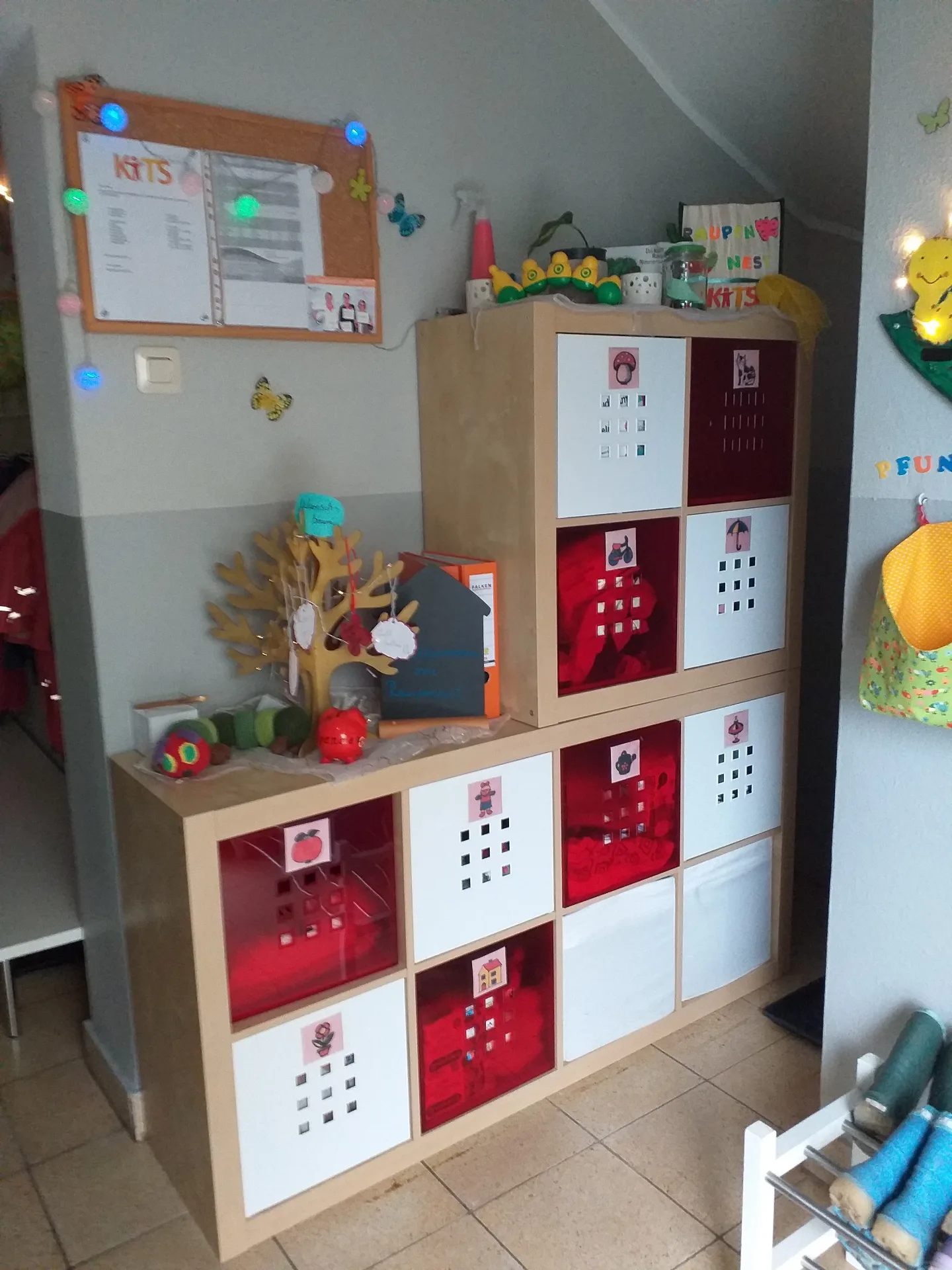 Wechselkleidungungskisten der Kinder