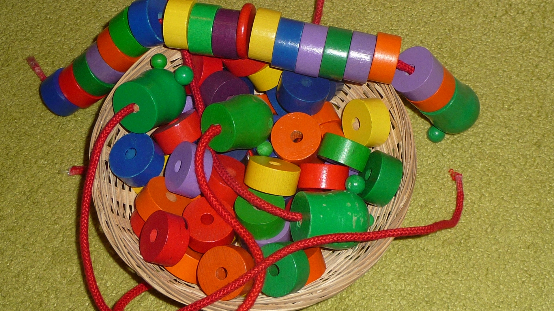 Spielmaterial aus Holz